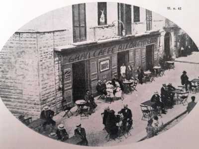 Sull�odierno corso Vittorio Emanuele, ad angolo con via Andrea da Bari, apr� invece le sue porte nel 1864 il �Risorgimento�, che contava un bar, un ristorante e un albergo